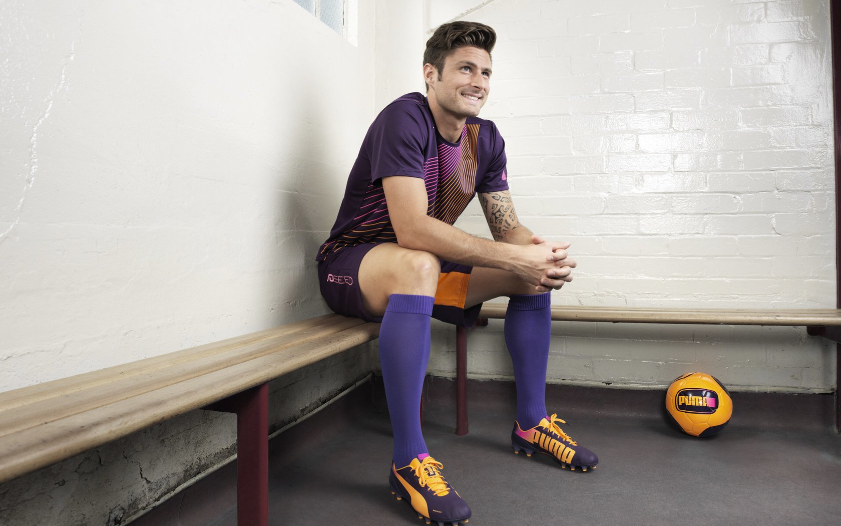 美国队引发争议！梅西官方宣布持续失利新规，观众掌声雷动